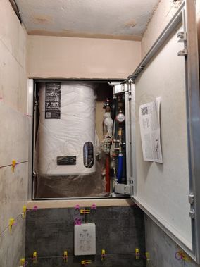 Люк под плитку Нажимной Мега Алюм 2.0, 2 створки Люк под плитку Нажимной Мега Алюм 2.0, 2 створки